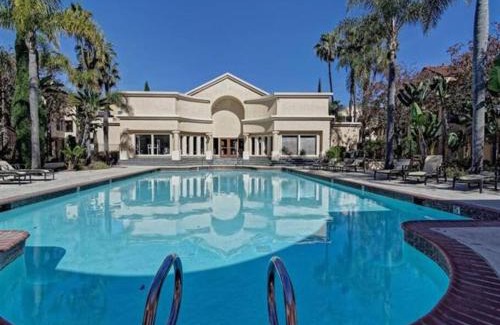 University City Apartment | UPGRADED Venetian La Jolla 2 bedroom condo luxury furnished near beach and UTC mall