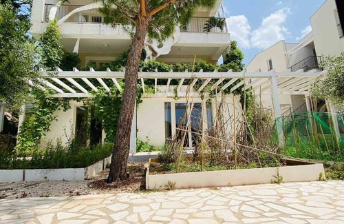 Centar House | Uphill 2 BDR Ap With Sea View