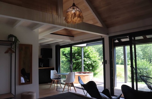 Champs-sur-Tarentaine-Marchal House | Upmarket CABANE-Lodge with PRIVATE SPA near LACS D'AUVERGNE