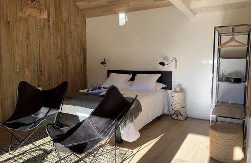 Champs-sur-Tarentaine-Marchal House | Upmarket CABANE-Lodge with PRIVATE SPA near LACS D'AUVERGNE