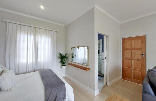 Merrivale Apartment | Upmarket off grid cottage on organic farm in secure estate