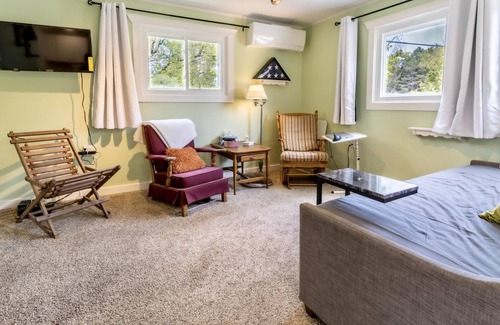 Northport Apartment | Upper and Lower Duplex Perfect property for families sharing a vacation home