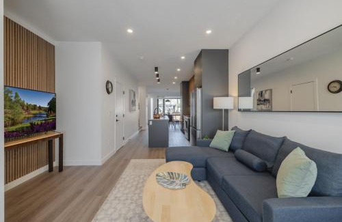 West Hillhurst House | Upper and Lower, Great for Large Families, Fenced Yard