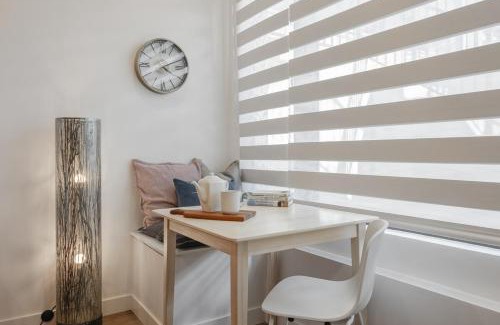 West Hillhurst House | Upper and Lower, Great for Large Families, Fenced Yard