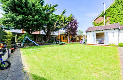 Upper Beeding Apartment | Upper Beeding Retreat: Cozy Self-Contained Garden Studio