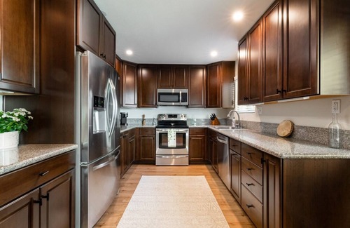 Upper East Condo | Upper Eastside Walkabout