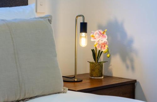 Christchurch City Centre Apartment | Upper floor studio 1 bed 1 bath with sofa bed