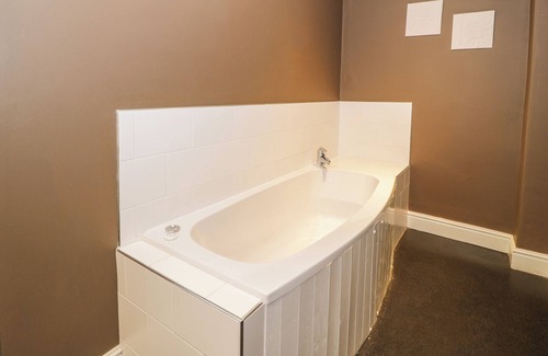 Hendrerwydd Cottage | UPPER GARDENER'S COTTAGE, pet friendly, with hot tub in Denbigh
