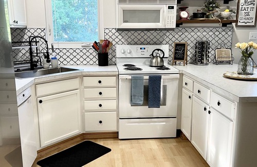 Campbell Park Apartment | Upper Grape, Midtown Home 2bed&1bath