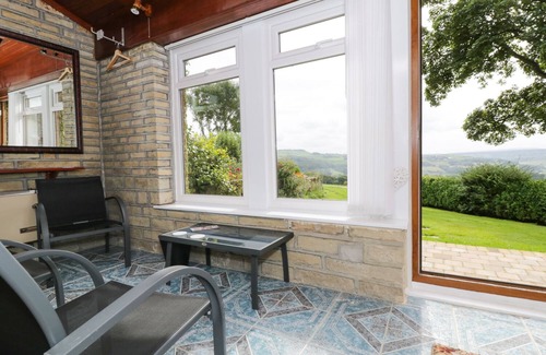 Ogden Cottage | UPPER HIGHLEES FARM, pet friendly, with open fire in Luddenden