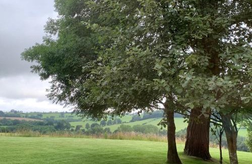 Wall-under-heywood Bed & Breakfast | Upper Home Farm