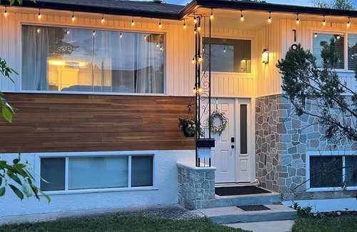 South Central House | Upper House 2 bedroom Kelowna's Little Island near downtown, hospital and lake