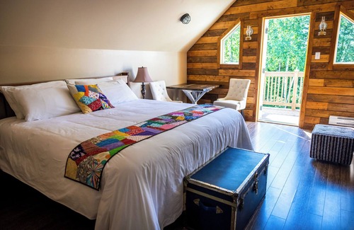 Cormack Bed & Breakfast | Upper Humber Settlement A FarmStay BNB