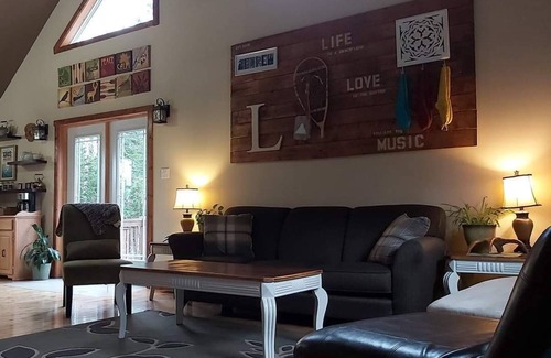 Cormack Bed & Breakfast | Upper Humber Settlement A FarmStay BNB