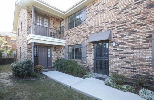 Bucktown Apartment | Upper Lakefront Comfort