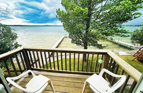 Lake City Apartment | Upper Level Lakeview Room