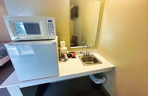 Lake City Apartment | Upper Level Lakeview Room