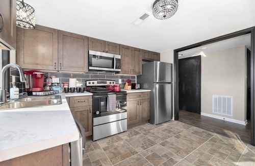 Statesville Apartment | "Upper Magnolia"- Nice 2 Bed Apt Fully Remodeled and Stocked