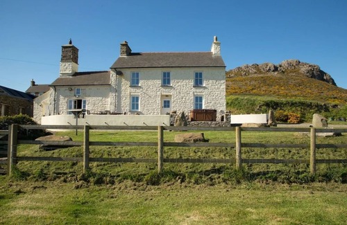 St Brides Cottage | Upper Porthmawr - 5 Bedroom Cottage - Whitesands