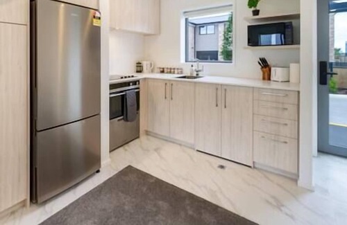 Upper Riccarton House | Upper Riccarton dream - 2 bed 2 bath w/carpark