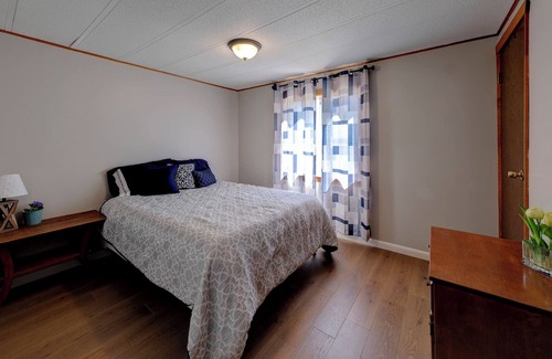 Sheridan House | Upper Rural Escape and Mountain Views