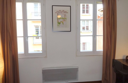 Secteur 2 Apartment | Upper studio