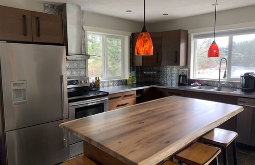 Regional District of Nanaimo House | UPPER SUITE RIVERFRONT PROPERTY
