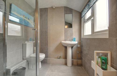 Thorpe Satchville House | Upperton Road Lodge