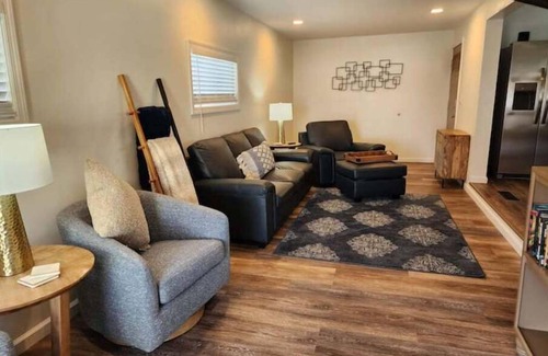 Geistown House | Upscale 2 Bed Home near Ind. Park, Shopping, & UPJ