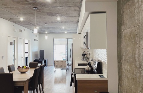 Downtown Apartment | Upscale 2BD Apartment close to Americana