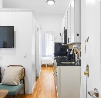 Lower East Side Apartment | Upscale 2BR Home