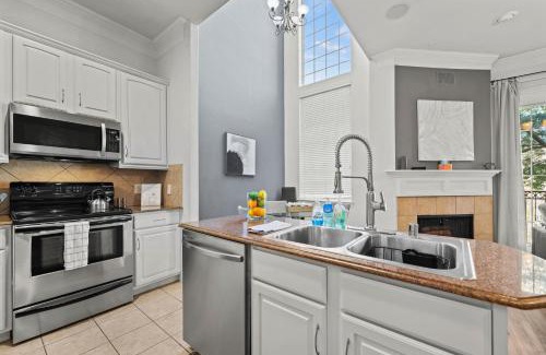 Lower Greenville House | Upscale 3 Bedroom Townhome in M-Streets!