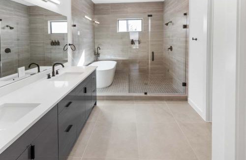 OST - South Union House | Upscale 3BR Crib Sleeps 12 Garage Gym Access