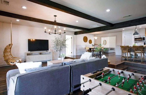 Little Forest Hills House | Upscale 3BR w/Yard Games + Heated Pool + Hot Tub