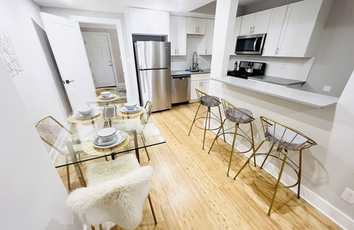 Kingman Park House | Upscale 4BDR Home @ Popular H Street Corridor+ Parking Free Cancellation