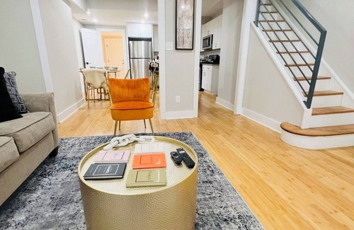 Northeast House | Upscale 4BDR Home @ Popular H Street Corridor+ Parking Free Cancellation
