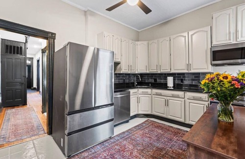 Shaw Apartment | Upscale 5BR DC Townhome + Private Outdoor Patio