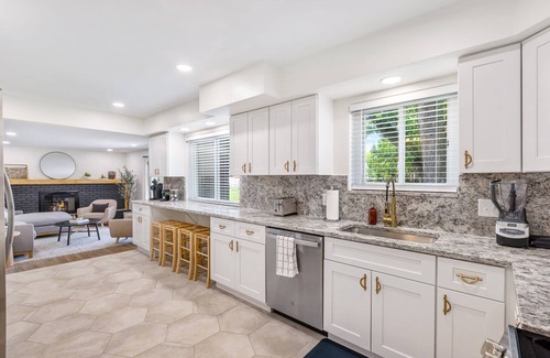 Clinton Township House | Upscale 6BR Home w/Office