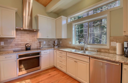 Yosemite West House | Upscale Air-Conditioned Yosemite West Vacation Home Inside Park Gates