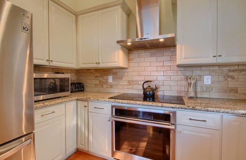 Yosemite West House | Upscale Air-Conditioned Yosemite West Vacation Home Inside Park Gates