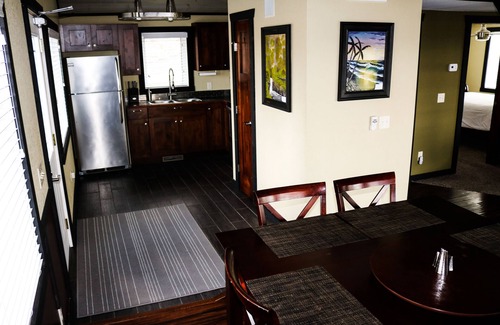 Alma House | Upscale and modern. A hidden paradise on the backwaters of the Mississippi River