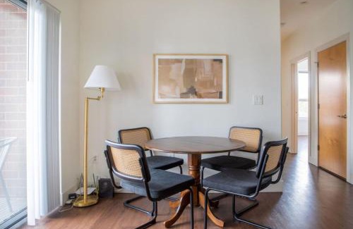 Yankee Hill Apartment | Upscale Apartment CG1 Near Lake Michigan