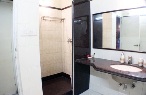 Alipur Apartment | Upscale Apartment in Posh Alipore Area