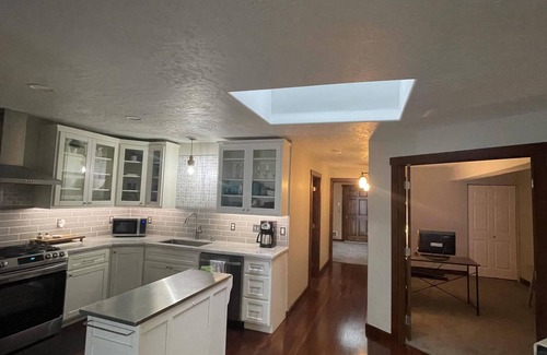 Coos Bay Apartment | Upscale apartment, roof top terrace, walk to shops, restaurants, boardwalk, park