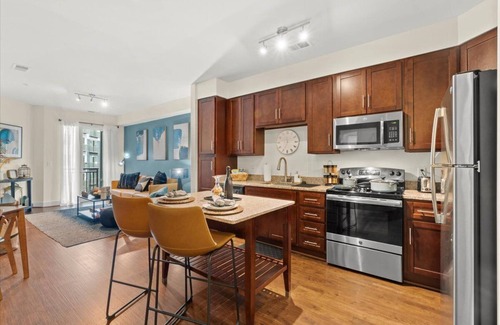Fort Belvoir Apartment | Upscale Apt - ideal for long stays