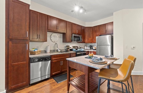 Fort Belvoir Apartment | Upscale Apt - ideal for long stays