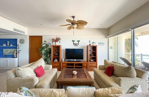 Puerto Penasco House | Upscale Beachfront Condo with Tub and Private Beach