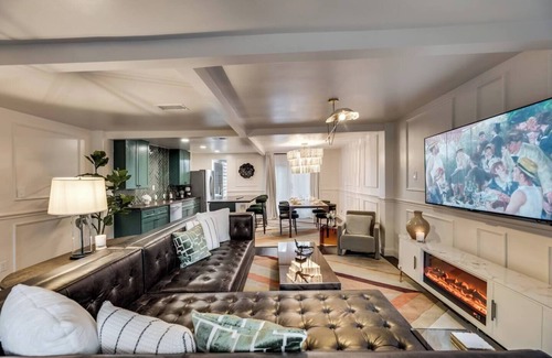 Old East Dallas Condo | Upscale Central Dallas retreat with pool, luxury interiors, and award-winning courtyard