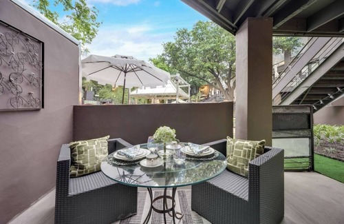 Old East Dallas Condo | Upscale Central Dallas retreat with pool, luxury interiors, and award-winning courtyard