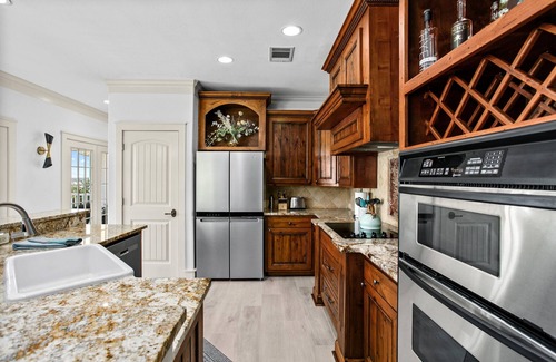 Dripping Springs House | Upscale Comfort in Dripping Springs - The Goodnight House - Spacious 4/3 - Views